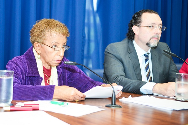 Deputados Leci Brandão, relatora da CPI, e Carlos Bezerra Jr., presidente. Foto: Márcia Yamamoto/Assembleia Legislativa