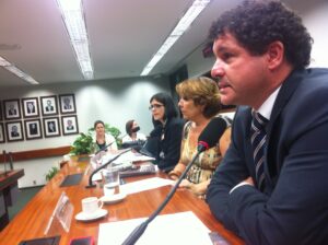 Publicação foi lançada em encontro da Frente Parlamentar em Defesa dos Direitos Humanos no Congresso Nacional, em Brasília