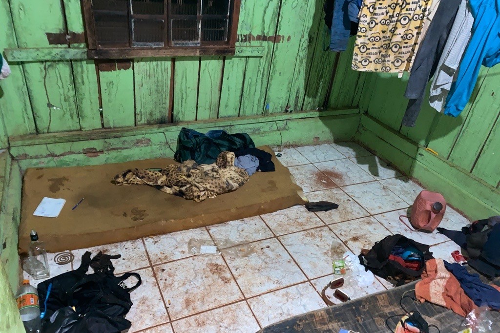 Alojamento em condições humilhantes, em uma fazenda em Itaquiraí (MS), onde 24 guaranis foram resgatados em junho de 2020 (Foto: Secretaria de Inspeção do Trabalho/Divulgação)