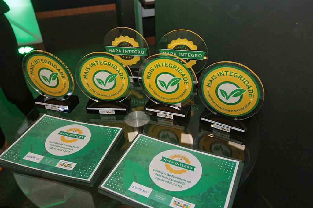 Prêmios entregues na cerimônia de fevereiro de 2023, na sede da Apex, em Brasília (Foto: Divulgação/Guilherme Martimon/MAPA)