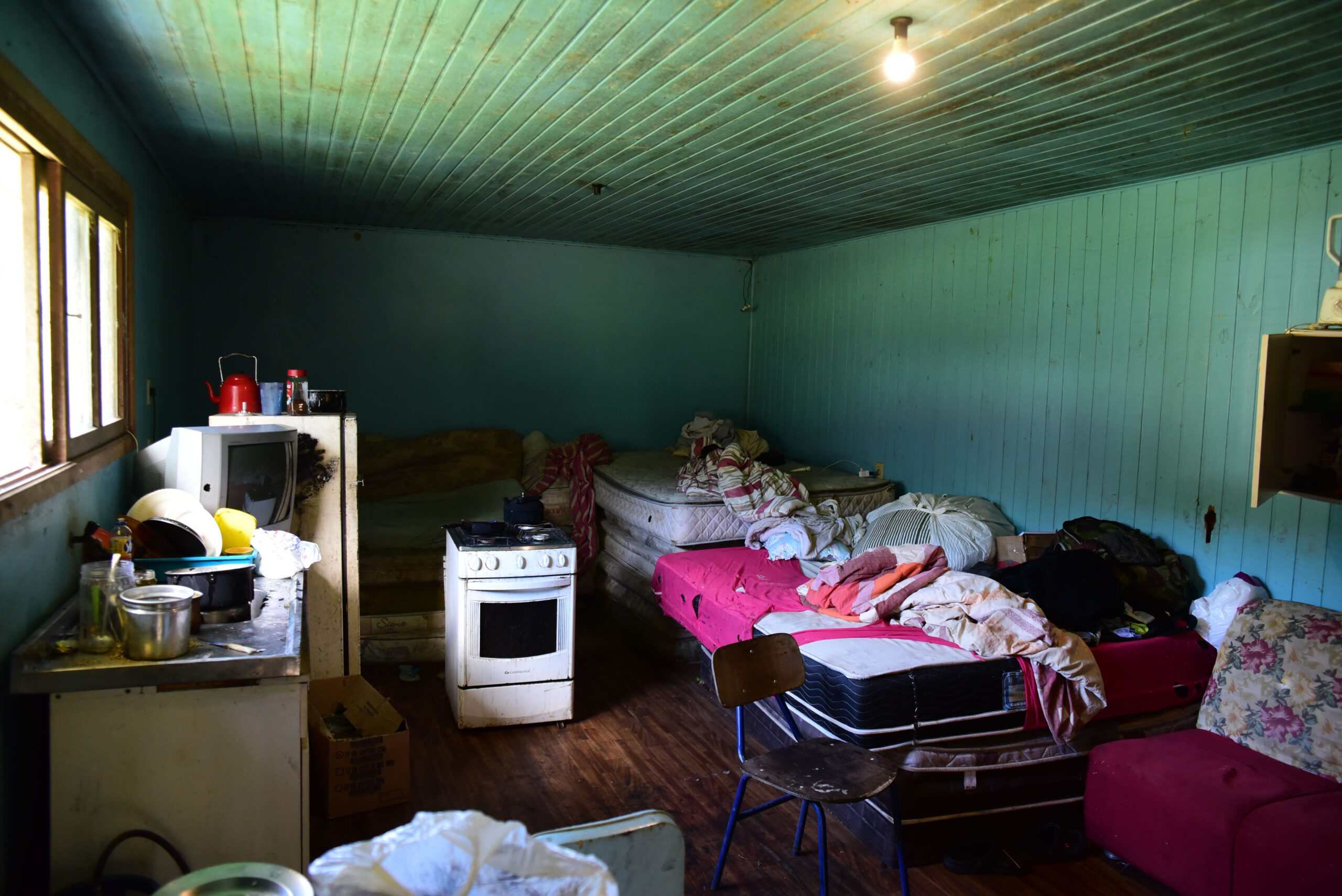 Casa onde estavam os argentinos resgatados de condições análogas à de escravo em São Marcos (RS) em 30 de janeiro de 2024 (Foto: Diogo Zanatta/Repórter Brasil)