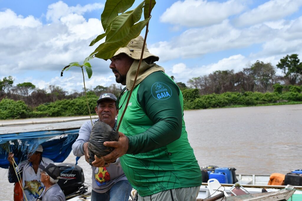 Joari Costa de Arruda é biólogo, pantaneiro e pescador amador (Foto: João Paulo Guimarães)/Repórter Brasil)
