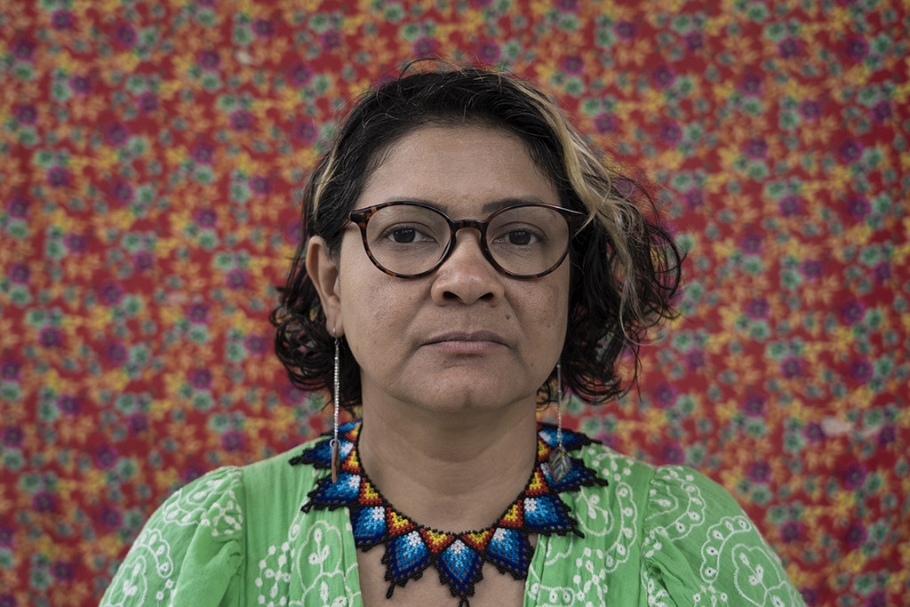 Marabá, Pará, Brasil 26-09-2023 Retrato de Claudelice dos Santos, coordenadora do Instituto Zé Cláudio e Maria. Série de reportagens do projeto Pulitzer Center sobre violência no campo. Percorremos assentamentos e acampamentos em várias cidades do Mato Grosso e Pará, mostrando como a política do governo do ex–presidente Jair Bolsonaro amplificou a violência na Amazônia. ©Foto: Fernando Martinho