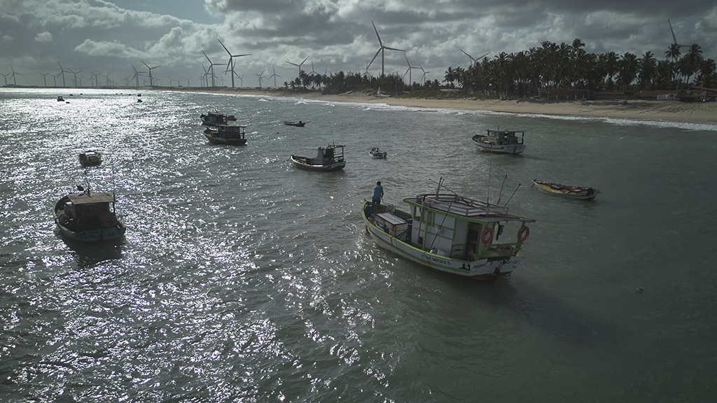 Comunidade centenária de pescadores teme que a chegada de torres eólicas ao seu mar comprometa modo de vida tradicional (Foto: Mariana Greif/Repórter Brasil)