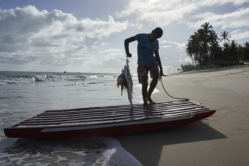 Pescadores de Enxu Queimado podem perder área tradicional de pesca com a implantação das eólicas no mar (Foto: Mariana Greif/Repórter Brasil)