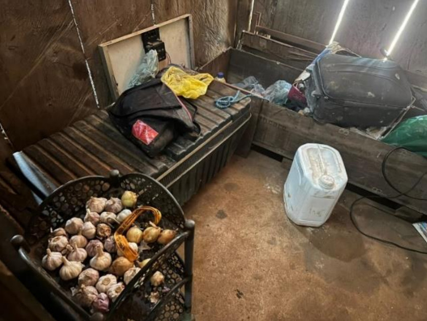 Alimentos eram armazenados ao lado de agrotóxicos no alojamento dos empregados do ex-vice prefeito de Tucumã Wanderley Dias Vieira (Foto: Reprodução/MTE)