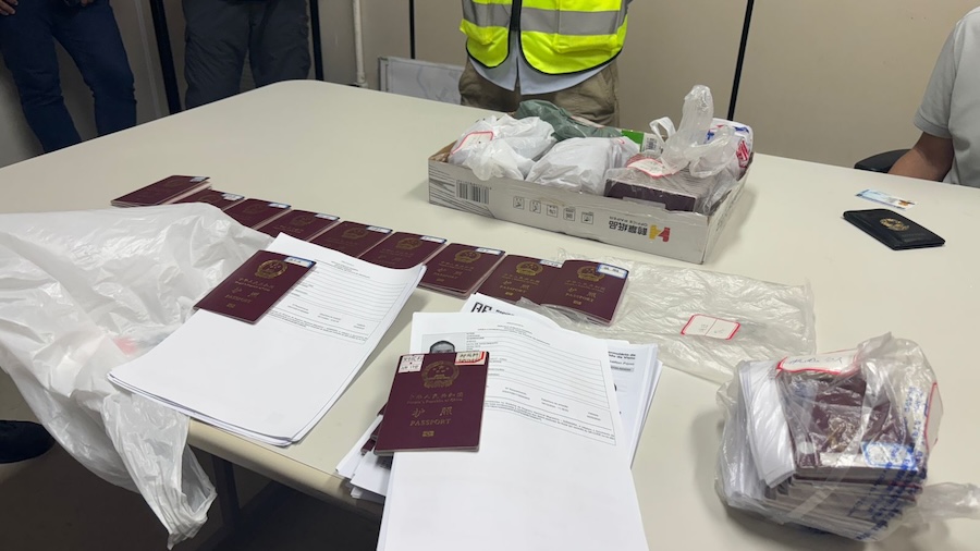 Auditores fiscais do Ministério do Trabalho e Emprego responsabilizaram a BYD pelas condições análogas às de escravo de chineses trazidos para as obrasda fábrica na Bahia (Foto: GEFM/MTE)