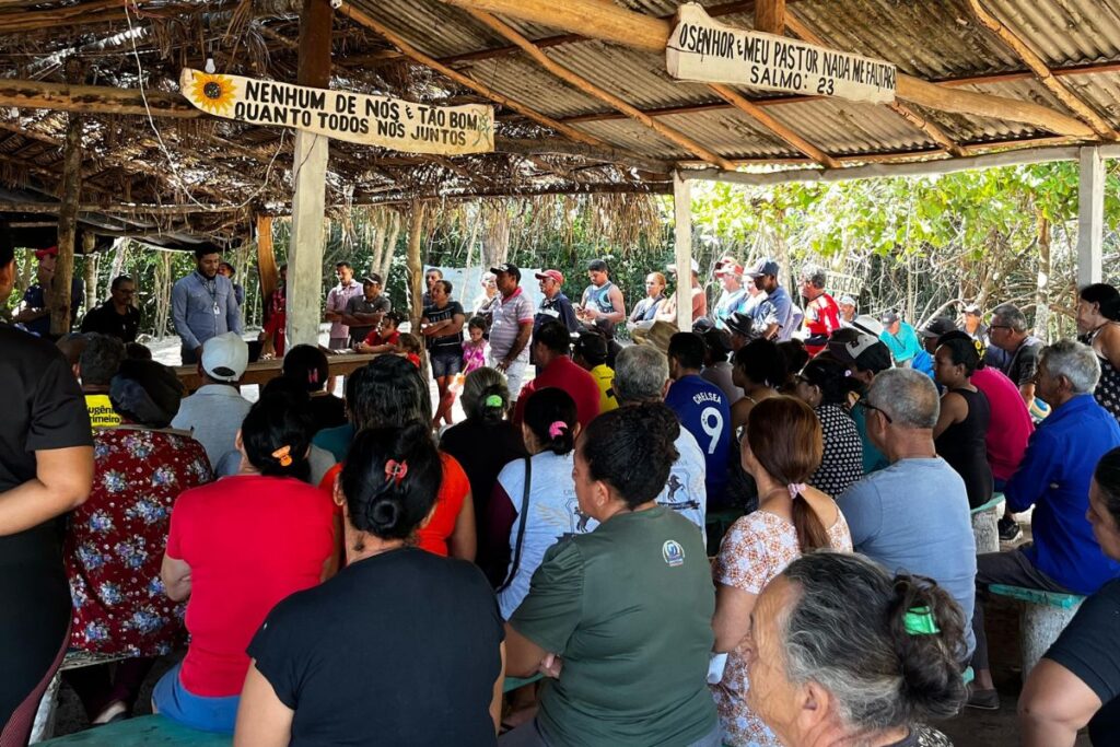 Moradores da comunidade Sapucaia se reúnem para debater possível reintegração (Foto: Virgilina Silva/Arquivo pessoal)