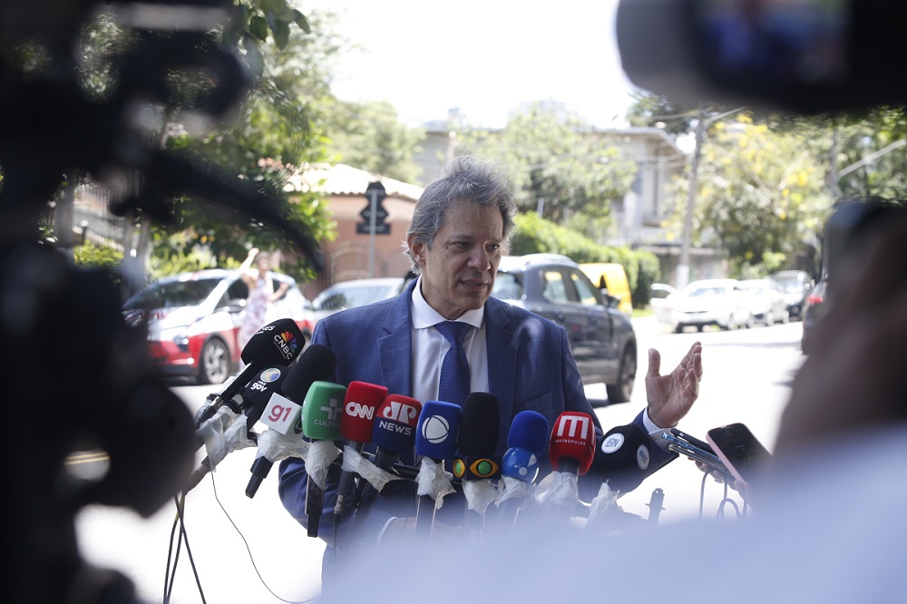 Os minerais críticos e as terras raras podem entrar nas negociações tarifárias com os Estados Unidos, disse nesta semana o ministro da Fazenda, Fernando Haddad (Foto: Paulo Pinto/Agência Brasil)