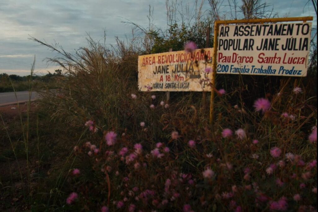 Cerca de 200 famílias ocupam há oito anos fazenda palco da chacina de Pau D´arco (Foto: Divulgação / documentário “Pau D´arco”)