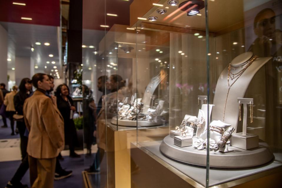 The Vicenzaoro fair brings together the leading names in the gold and jewelry sectors in Italy every year. Europe was the destination for 42% of the gold exported by Brazil in 2024 (Photo: Disclosure/Vicenzaoro)