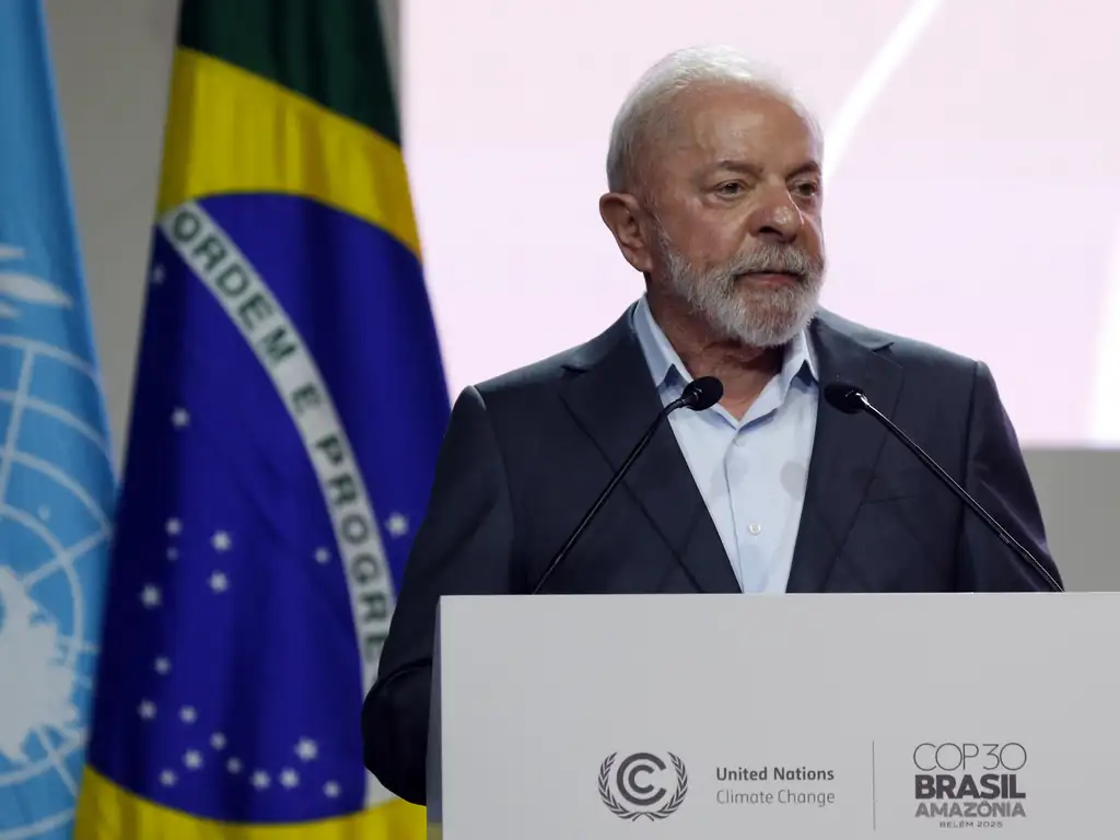Em seu discurso na COP30, Lula defendeu menos investimento em armas e mais em combate à crise climática (Foto: Bruno Peres/Agência Brasil)