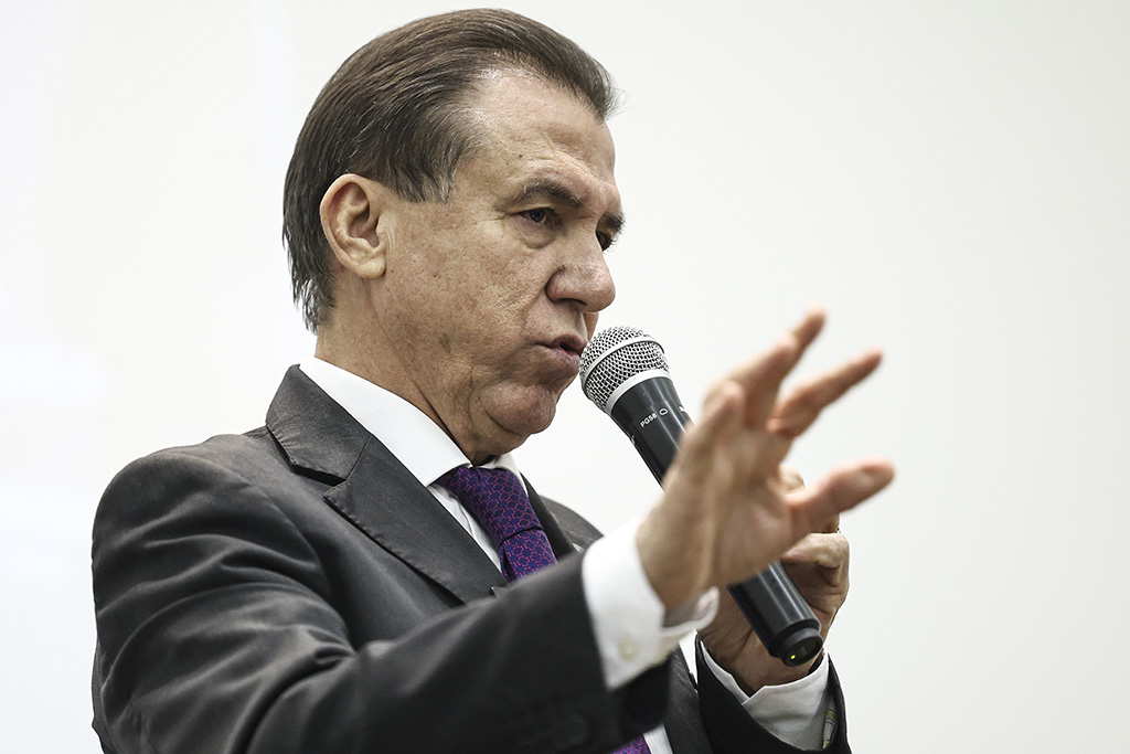 Ministro do Trabalho Luiz Marinho anulou uma fiscalização que resgatou cinco trabalhadores de condições análogas às de escravo na extração de sisal (Foto: Marcelo Camargo/Agência Brasil)