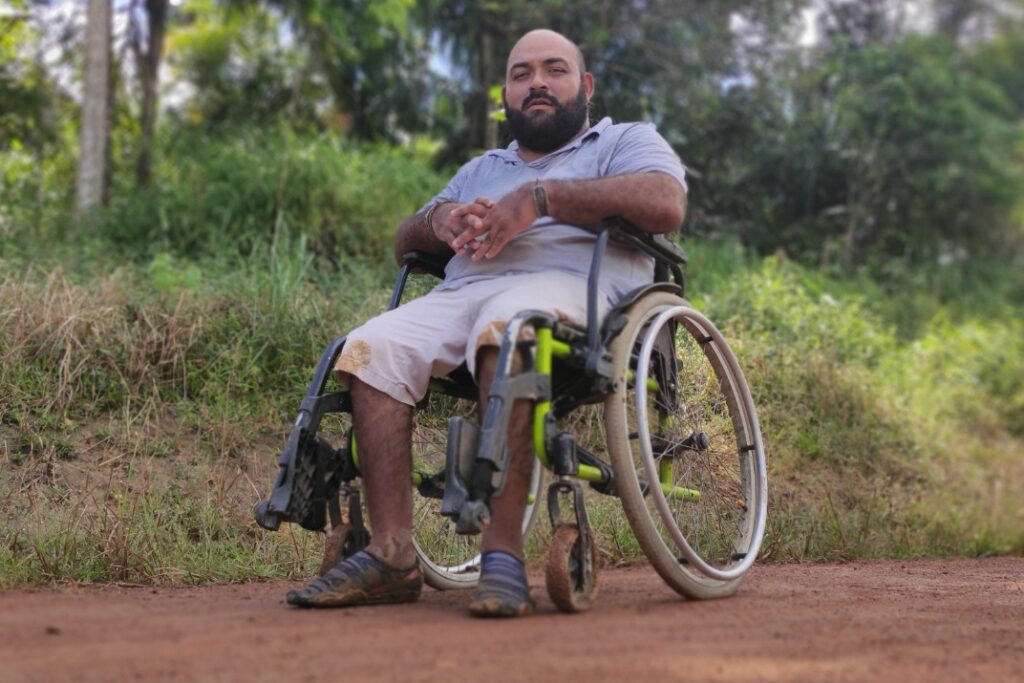 Vítima de três tentativas de assassinato, Erasmo Alves Teófilo volta a viver em Anapu (PA), município marcado por conflitos por terra onde a missionária Dorothy Stang foi assassinada em 2005 (Foto: Gilberto Marques/Divulgação)