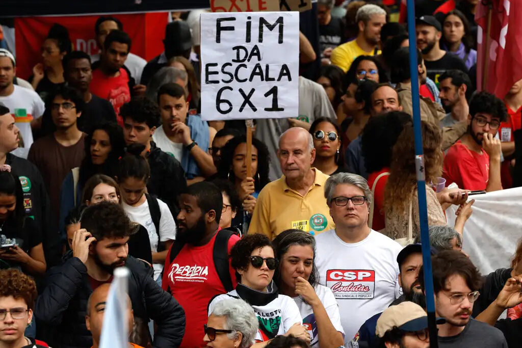 Ato pelo fim da escala de trabalho 6x1; tema deve ganhar destaque no Congresso em ano eleitoral (Foto: Tânia Rêgo/Agência Brasil/15.11.2024)