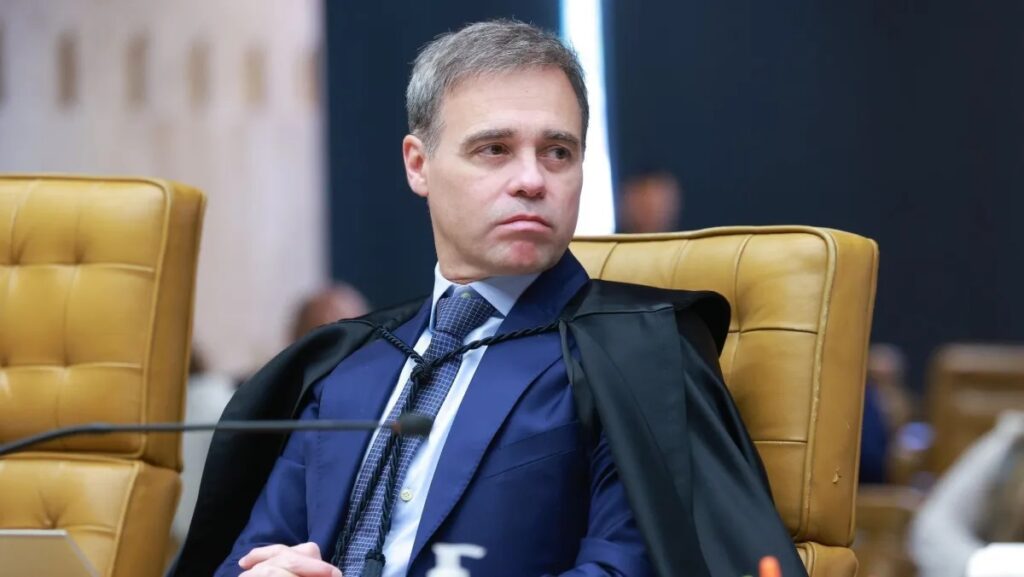 A contratação de um pedereiro por meio de um CNPJ foi considerada uma fraude pela Justiça do Trabalho, mas o ministro André Mendonça (foto) entendeu como válido o vínculo da construtora com empresa individual (Foto: Felipe Sampaio/STF)