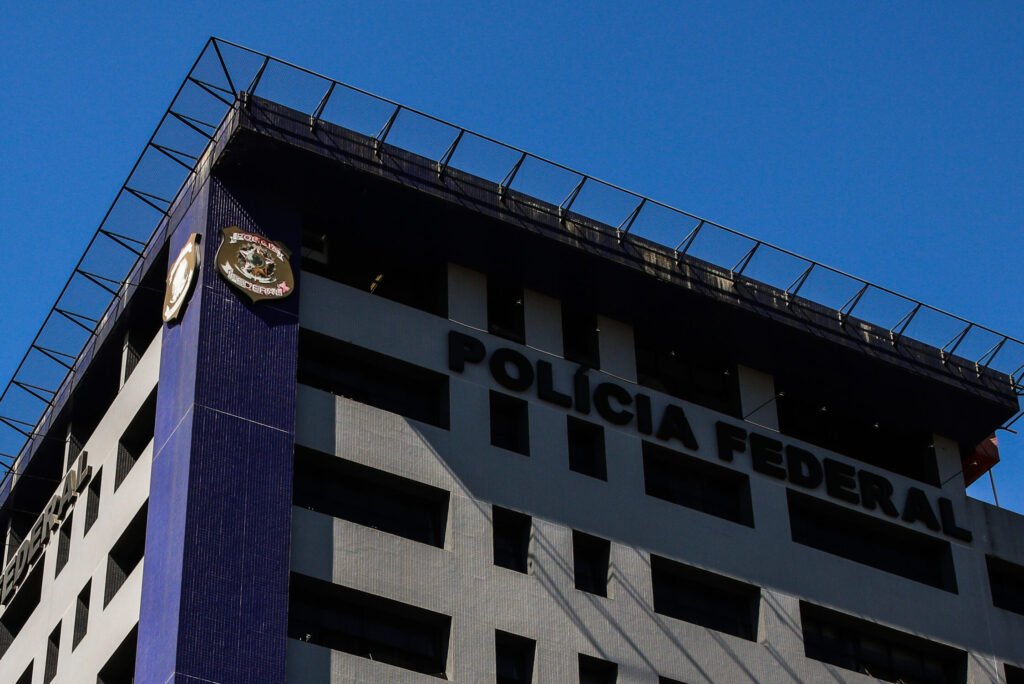 Libertada por PMs, doméstica filipina prestou depoimento na delegacia da Polícia Federal na Lapa, em São Paulo (Foto: Divulgação)