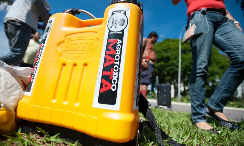 Protesto contra o uso indiscriminado de agrotóxicos no Brasil (Foto: Marcelo Camargo/ Agência Brasil)
