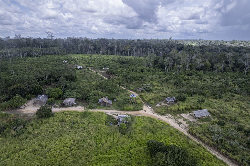 Breu Branco, Pará, Brasil 08-04-2026 Vista aérea de floresta e barracos na Ocupação Irmã Dorothy, na Fazenda Chama, em Breu Branco (PA), uma terra pública estadual. Fotos: Fernando Martinho