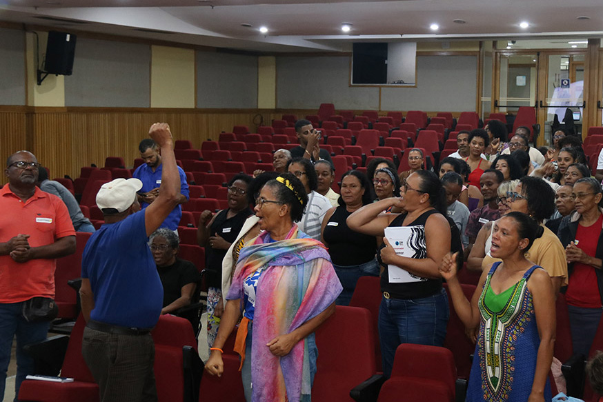 Audiência pública com a presença dos representantes da comunidade Zumbi foi realizada na sede do Ministério Público da Bahia, em Salvador (Foto: Comunicação MPF)
