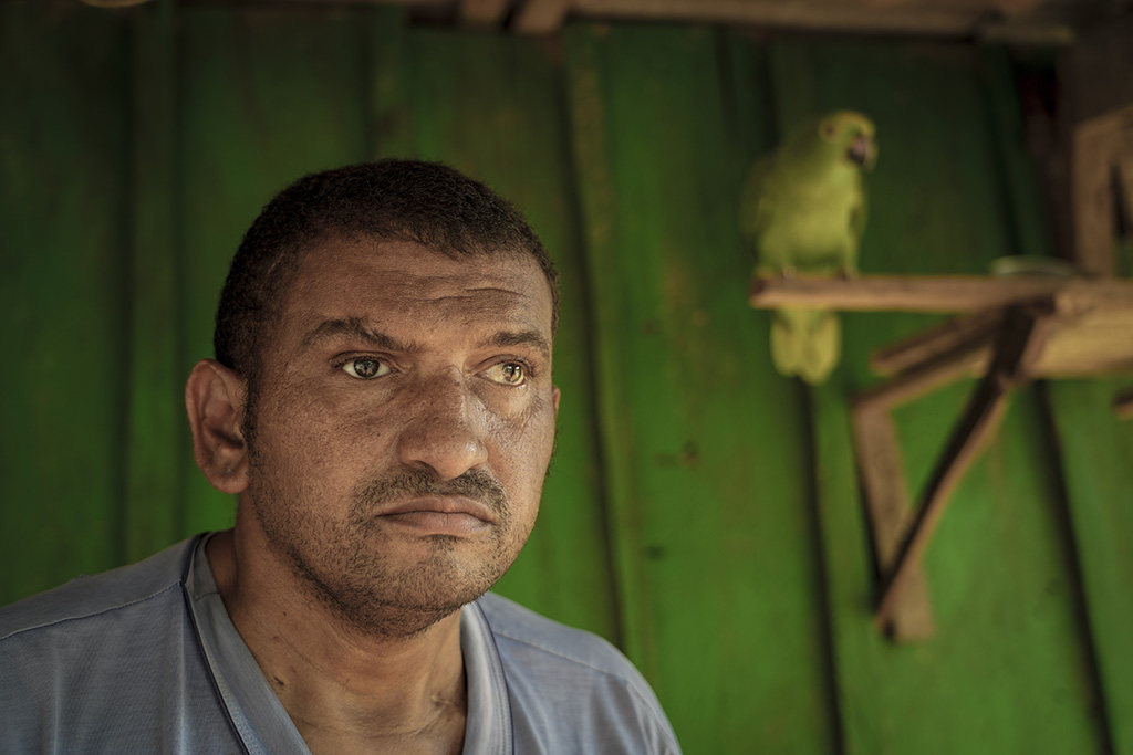 Canaã do Carajás, Pará, Brasil 10-04-2026 Retrato de José Carlos Hagapito Moreira, sobrevivente do Massacre de Eldorado do Carajás em sua casa em bairro de Canaã do Carajás. Ele foi baleado no olho em 1996. A bala ficou alojada na sua cabeça e causa sequelas até hoje. Reportagens sobre os 30 anos do "Massacre de Eldorado do Carajás". Fotos: Fernando Martinho.