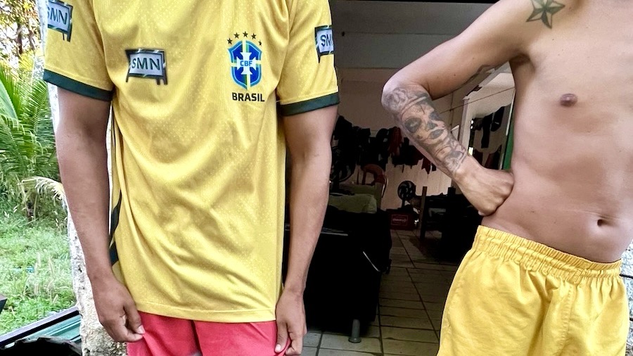 Trabalhadores resgatados de obra no Ceará usavam camisa da seleção brasileira (Foto: Inspeção do Trabalho)