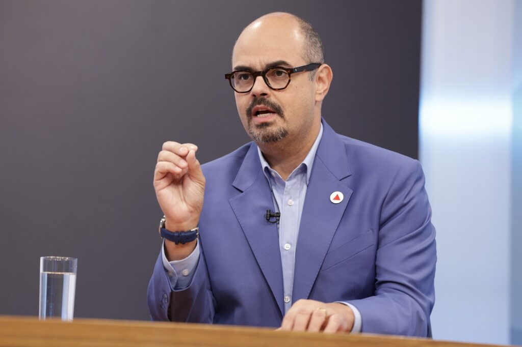 Governador de Minas Gerais, Mateus Simões (PSD) recebeu R$ 200 mil como doação de campanha de empresário autuado por desmatamento ilegal (Foto: Guilherme Bergamini/Arquivo ALMG)