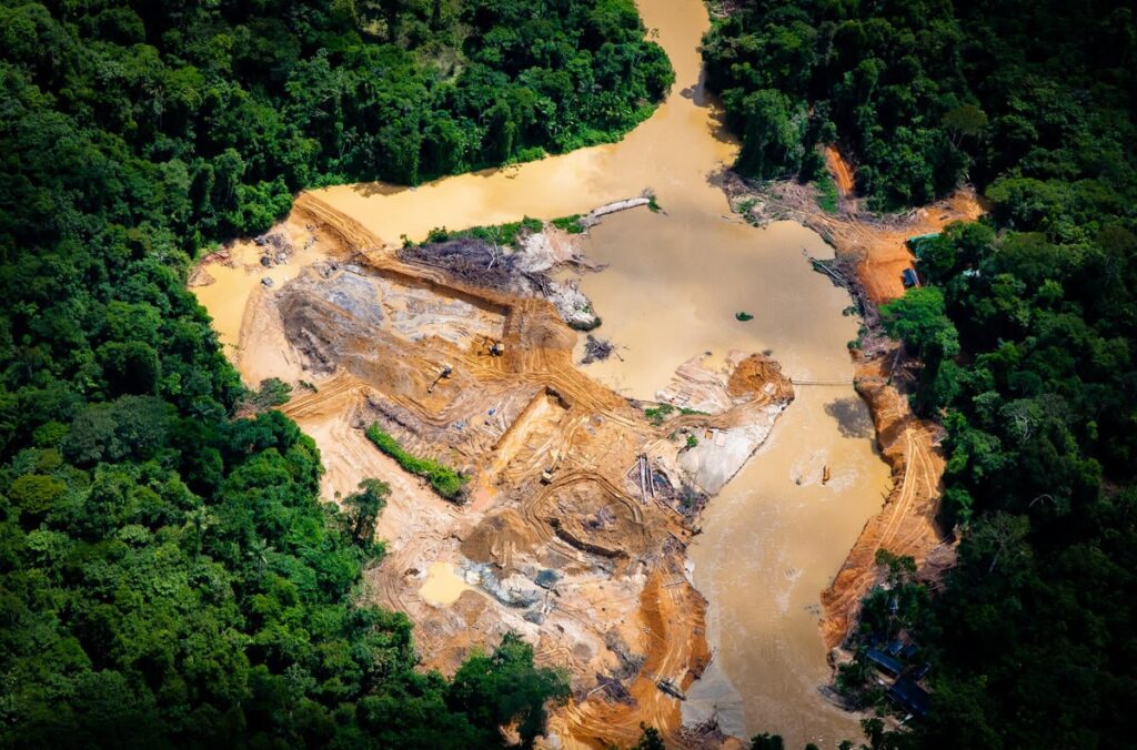 Aerial view of a mining operation in the Yanomami Indigenous Territory. In August, White Solder became a defendant on suspicion of operating an illegal cassiterite extraction scheme in the territory (Photo: Valentina Ricardo/Greenpeace/2022)