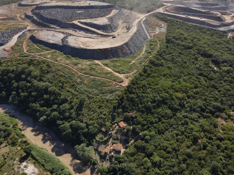 Sigma Lithium opera desde maio de 2023 a maior mina de lítio a céu aberto do Brasil (Foto: Reprodução/MPMG)