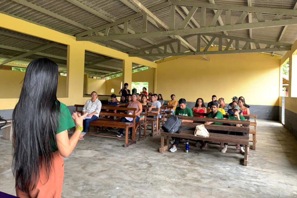 Além de publicar reportagens, o Tapajós de Fato ajuda organizações locais a criar seus próprios departamentos de comunicação e forma jovens comunicadores (Foto: Arquivo Pessoal)