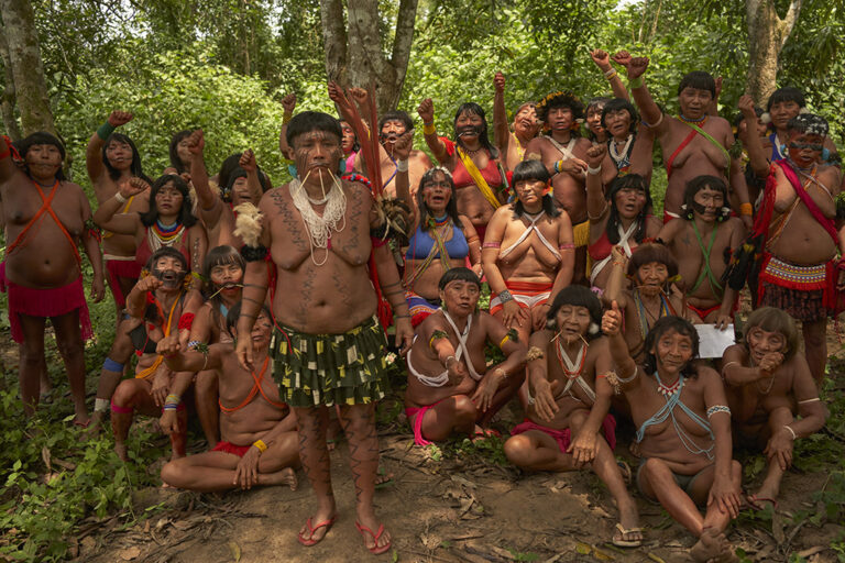 Mulheres Yanomami lançam manifesto contra a eleição de Flávio Bolsonaro (Foto: Mariana Greif/Repórter Brasil)