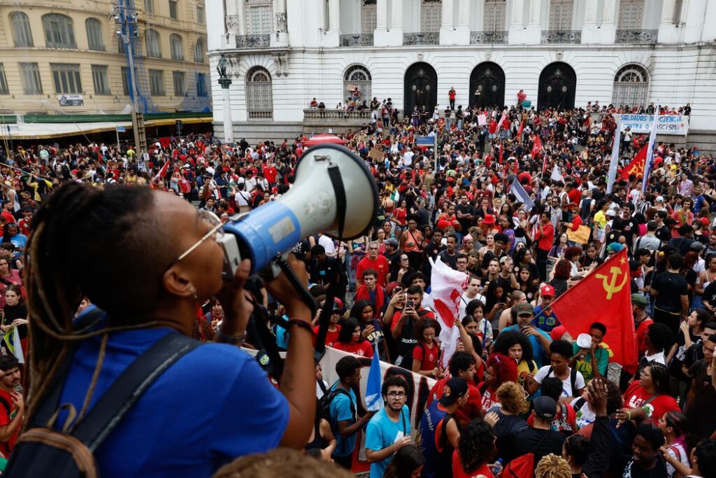 Estudantes se mobilizaram em várias partes do país após Lula sair derrotado no primeiro tuno (Foto: Fernando Frazão/Agência Brasil)