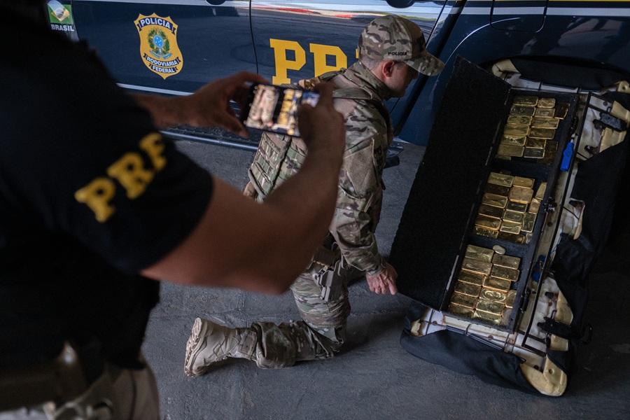 Polícia Rodoviária Federal apreendeu 53 kg de ouro na BR-174, nas imediações da Terra Indígena Yanomami (Bruno Mancinelle/Casa de Governo)